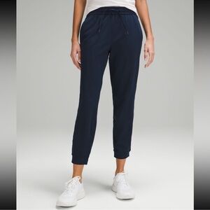 lululemon Stretch High-Rise Jogger 7/8 Length Size 2 True Navy Blue Sweatpants